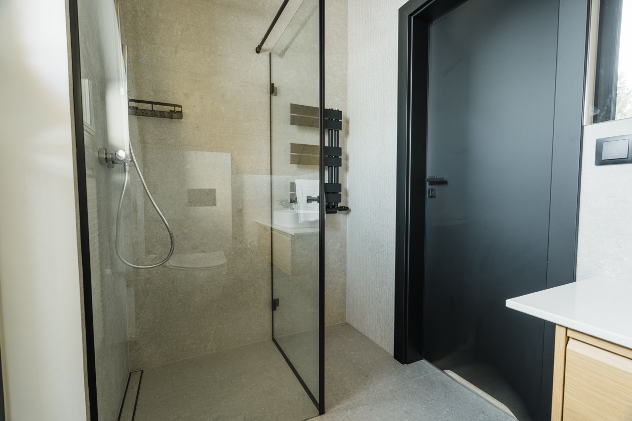 Panorama Tatr z tarasu Tatres Bachledówka - zdjęcie 15