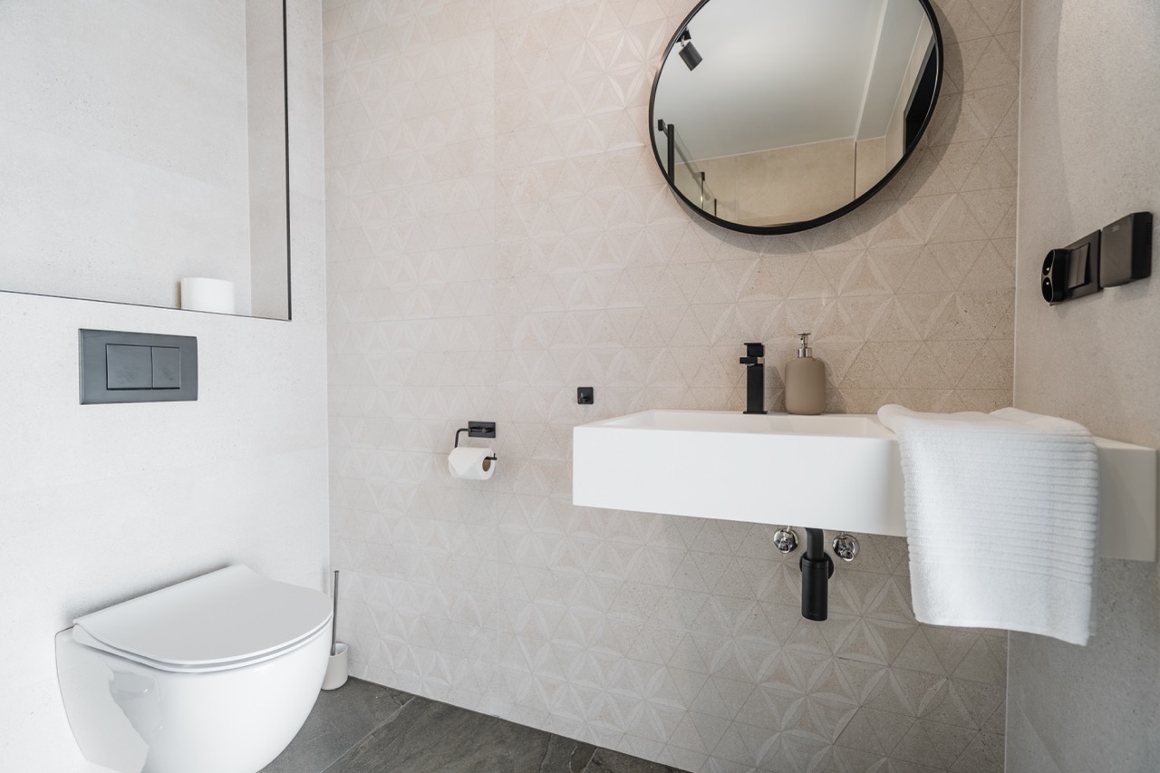 Przytulna sypialnia w nowoczesnym domku na Podhalu - zdjęcie 33